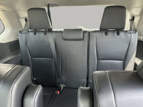 Used 2024 Toyota Grand Highlander XLE FWD image 23