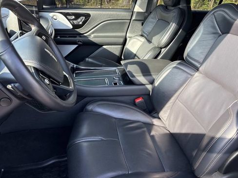 Certified 2025 Lincoln Aviator Reserve w/ Equipment Group 201A image 28