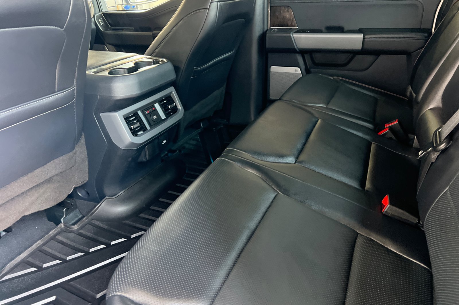 Used 2024 Ford F250 Lariat AWD/4WD image 15