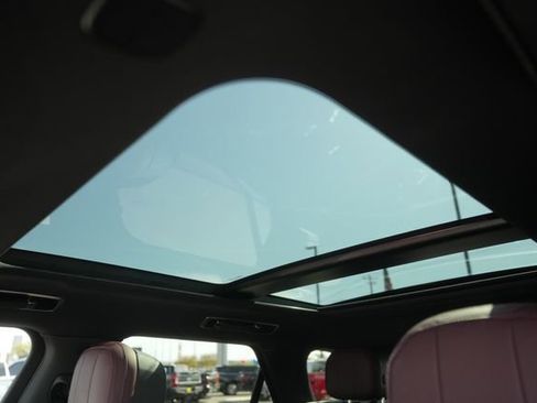 Used 2024 Land Rover Range Rover Sport Dynamic SE image 11