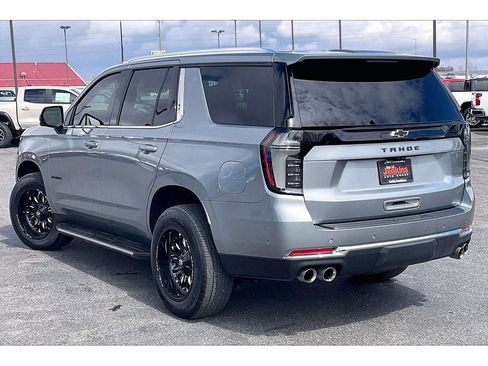 Used 2025 Chevrolet Tahoe Premier AWD/4WD image 12