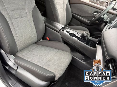 Used 2023 Nissan Rogue SV image 11