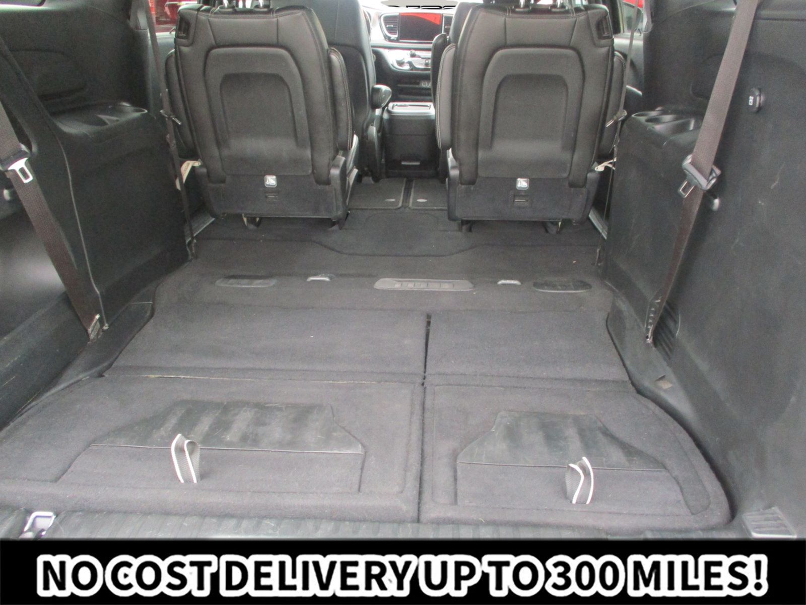 Used 2023 Chrysler Pacifica Touring-L w/ S Appearance Package FWD image 13