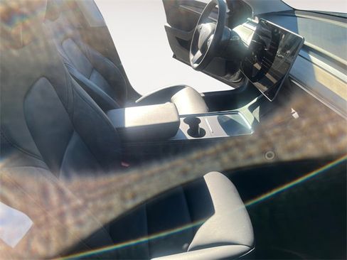 Used 2023 Tesla Model 3 Standard Range image 15