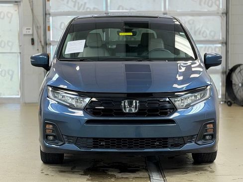 Used 2026 Honda Odyssey Touring image 2