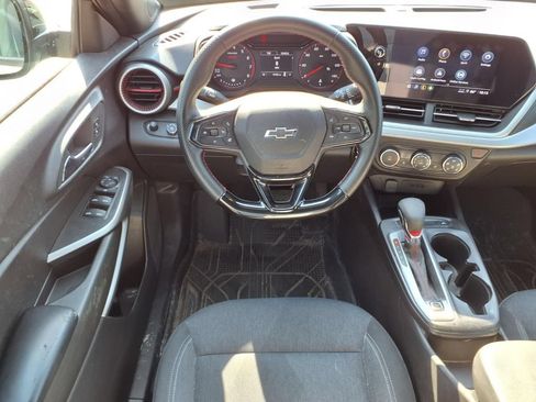 Used 2024 Chevrolet Trax RS w/ Driver Confidence Package FWD image 15