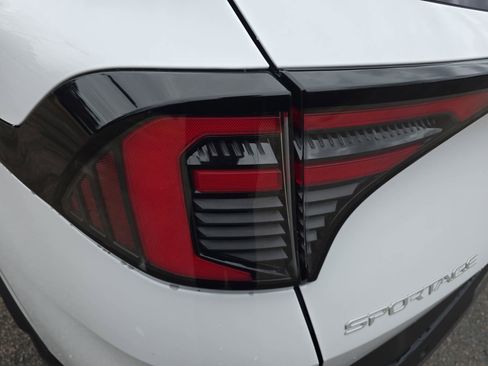 New 2026 Kia Sportage EX image 32