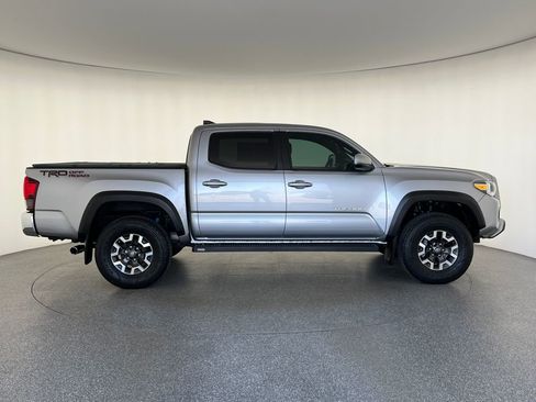 Used 2019 Toyota Tacoma TRD Off-Road RWD image 2