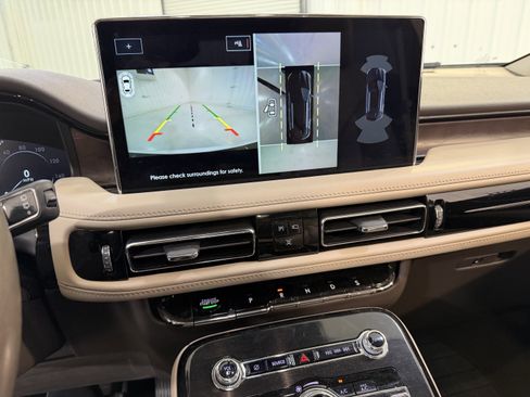 Used 2022 Lincoln Nautilus Reserve image 19