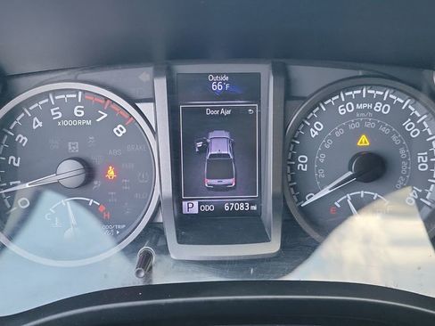 Used 2021 Toyota Tacoma TRD Sport image 22