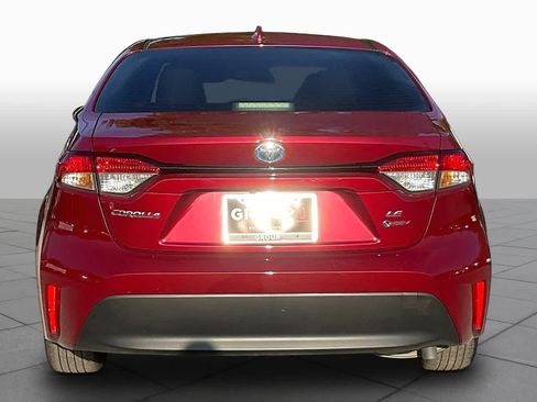 Used 2025 Toyota Corolla LE FWD image 5