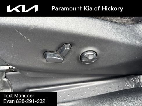 Used 2020 Chrysler Pacifica Touring-L Plus image 22