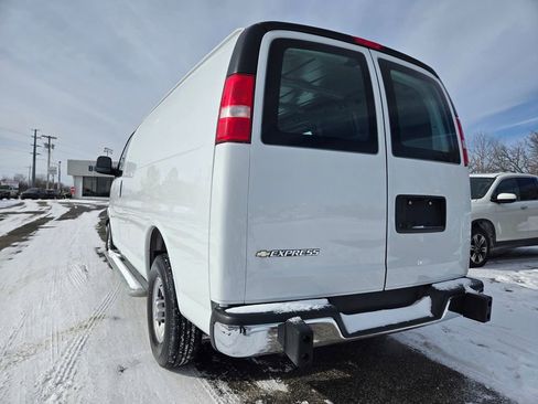 Used 2024 Chevrolet Express 2500 Work Van w/ Driver Convenience Package image 28