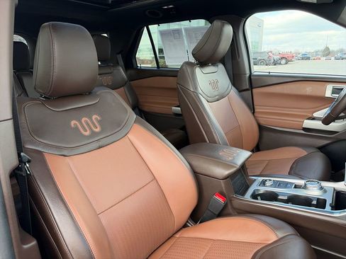 Used 2023 Ford Explorer King Ranch w/ Technology Package image 15