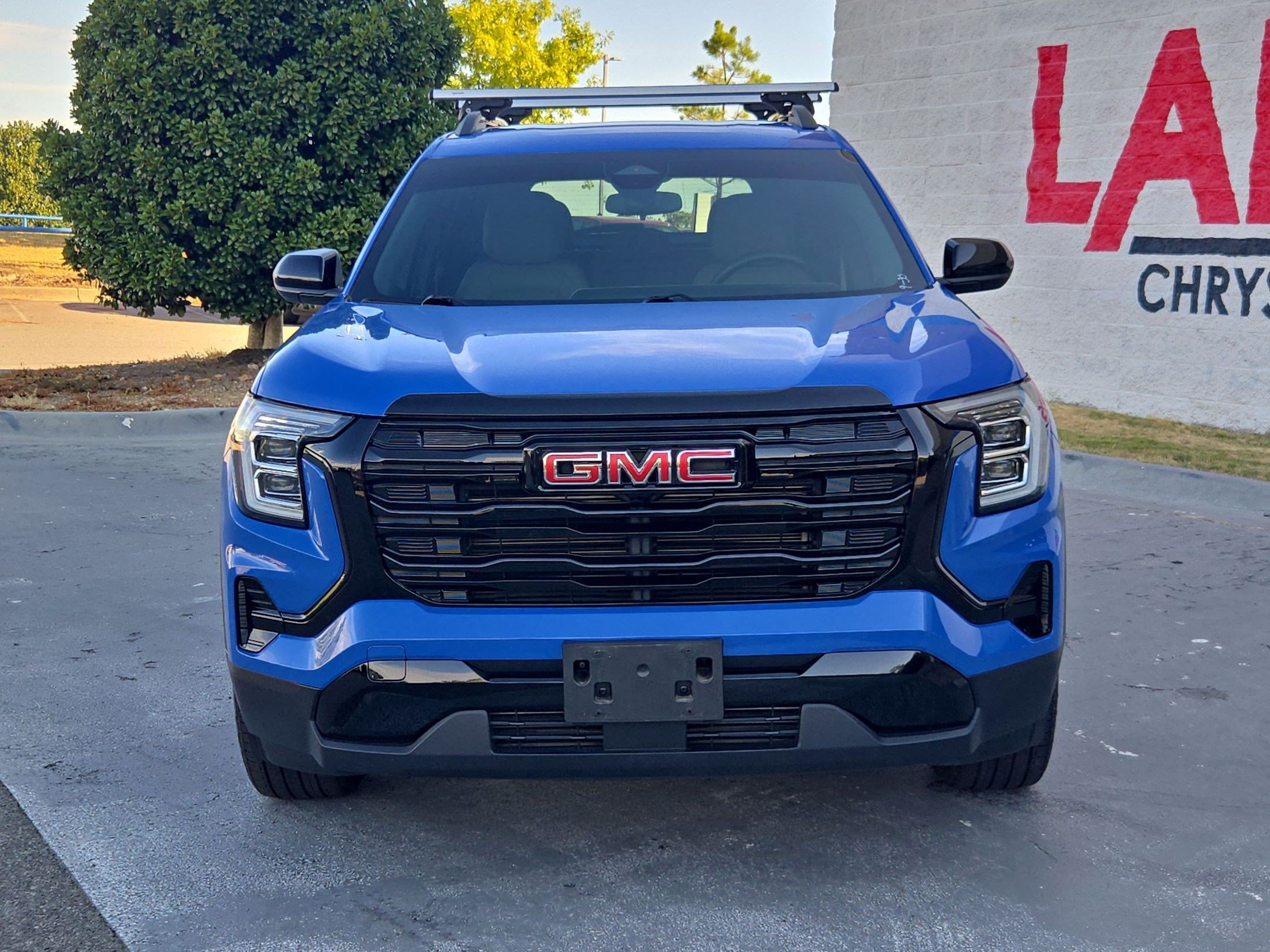 Used 2025 GMC Terrain Elevation w/ Elevation Premium Package AWD/4WD image 2