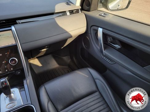 Used 2020 Land Rover Discovery Sport SE image 21