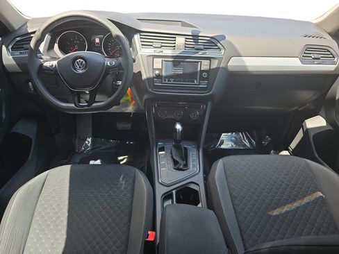 Used 2018 Volkswagen Tiguan S FWD image 9