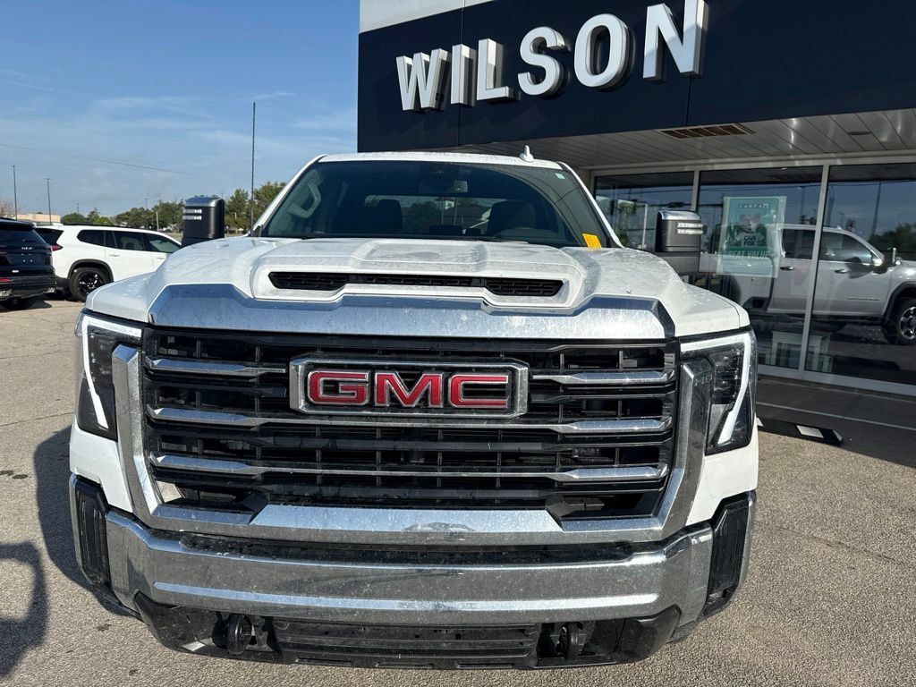 Certified 2025 GMC Sierra 2500 SLT AWD/4WD image 2
