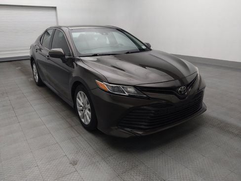Used 2018 Toyota Camry LE FWD image 13