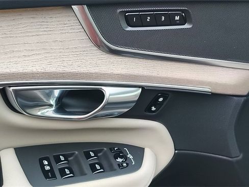 New 2026 Volvo XC90 B5 Plus image 9