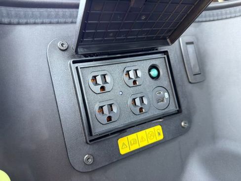 Used 2025 Ford F150 Lightning XLT AWD/4WD image 16