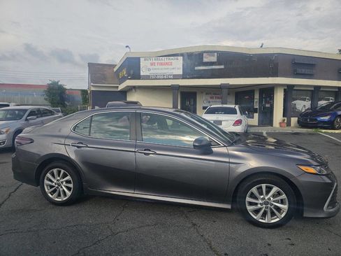 Used 2023 Toyota Camry LE image 4