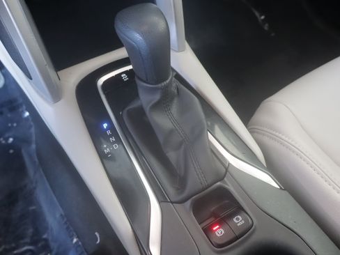 Used 2024 Toyota Corolla Cross L image 16