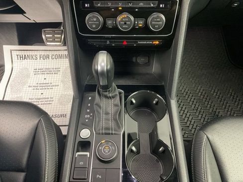 Used 2022 Volkswagen Atlas Cross Sport SEL R-Line image 18