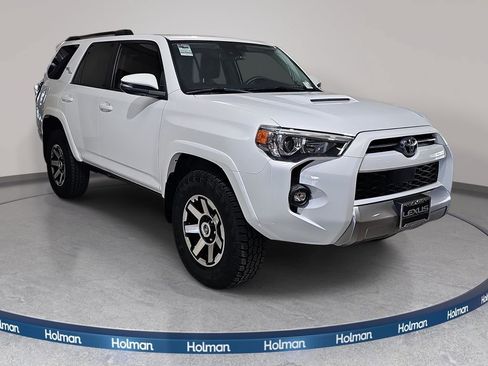 Used 2023 Toyota 4Runner TRD Off-Road Premium w/ Moonroof Package AWD/4WD image 4