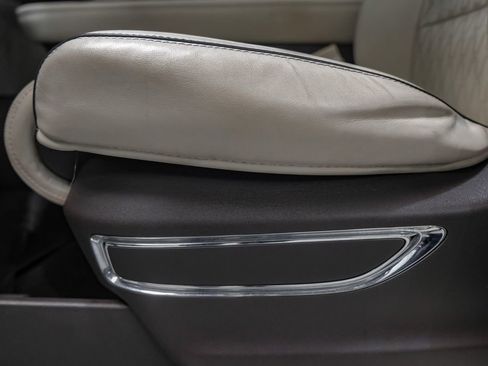 Used 2020 Lincoln Navigator Black Label w/ Cargo Convenience Package AWD/4WD image 31