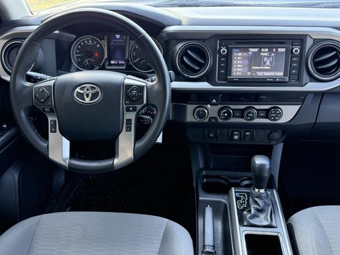 Used 2018 Toyota Tacoma SR5 image 7
