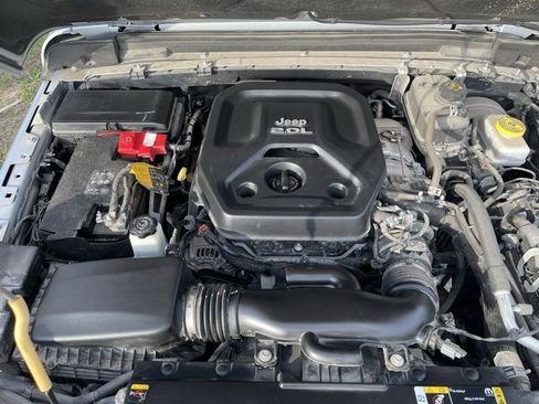 Used 2022 Jeep Wrangler Sport S image 18