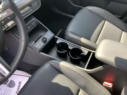 Used 2024 Hyundai Kona Limited FWD image 16