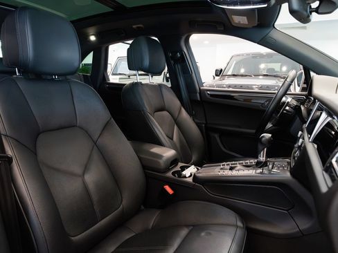 Used 2020 Porsche Macan S AWD/4WD image 25