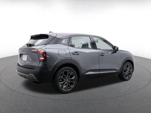 Used 2026 Nissan Kicks SR FWD image 8