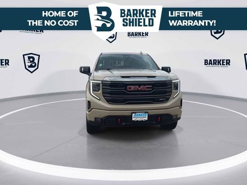 Used 2023 GMC Sierra 1500 AT4 w/ AT4 Premium Package AWD/4WD image 4