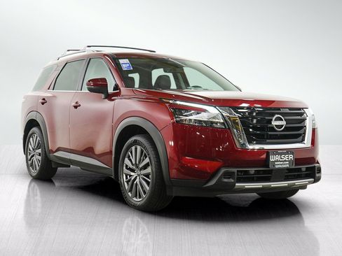 Used 2023 Nissan Pathfinder SL w/ SL Premium Package AWD/4WD image 7