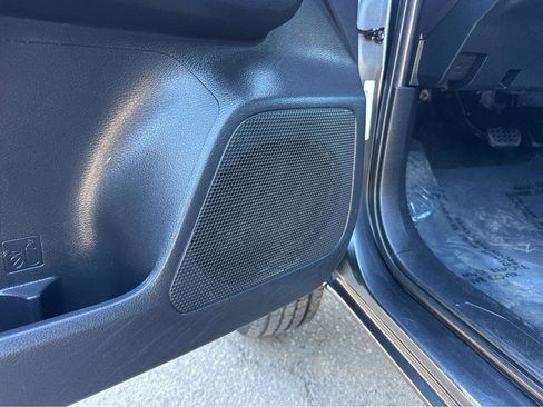 Used 2022 Toyota Tacoma TRD Off-Road image 34