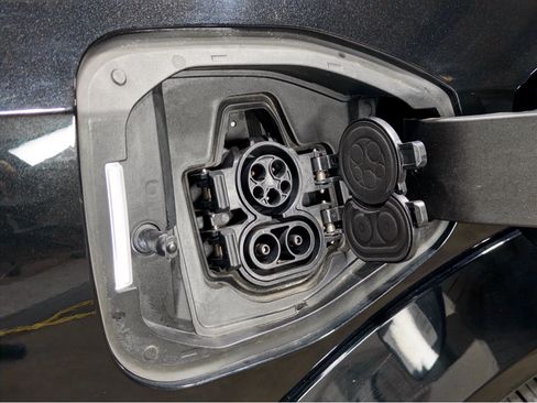 Used 2023 Nissan Ariya FWD image 5