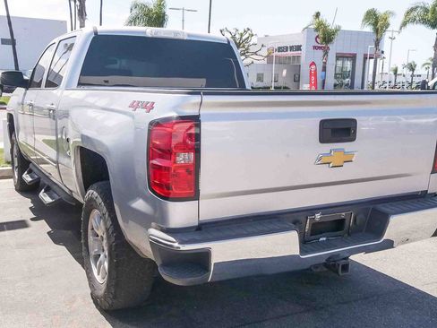 Used 2018 Chevrolet Silverado 1500 LT w/ Trailering Package AWD/4WD image 9