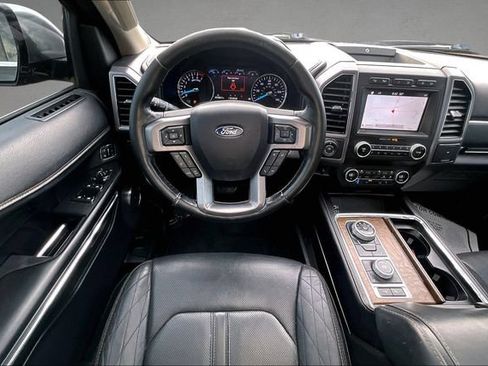 Used 2019 Ford Expedition Platinum AWD/4WD image 3