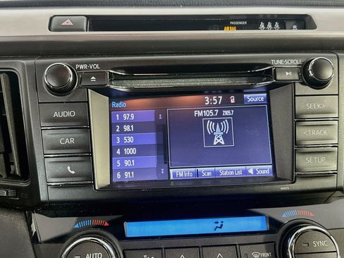 Used 2018 Toyota RAV4 XLE FWD image 19