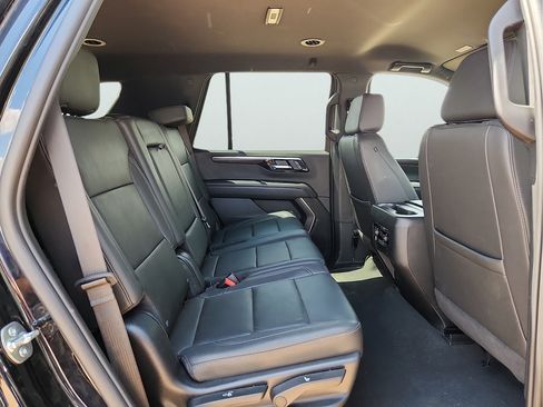 Used 2025 Chevrolet Tahoe LT RWD image 19