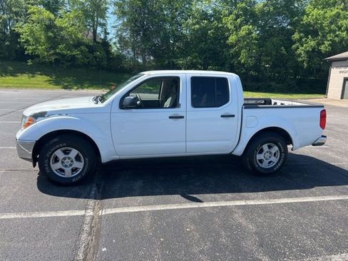Used 2005 Nissan Frontier SE RWD image 2