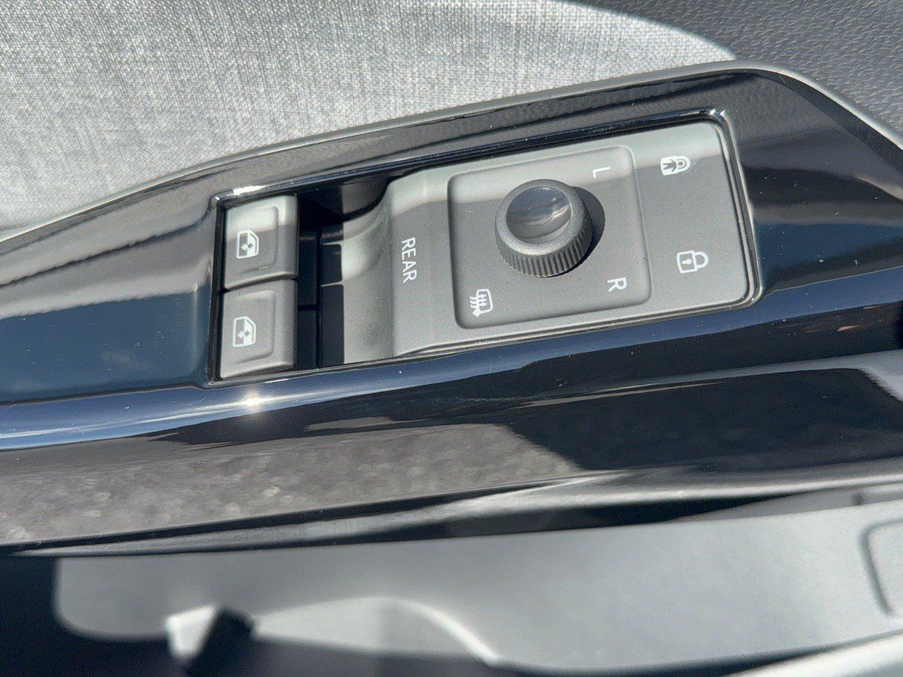 Used 2024 Volkswagen ID.4 2WD image 15