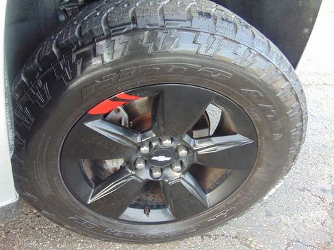 Used 2019 Chevrolet Colorado LT w/ Redline Special Edition image 29