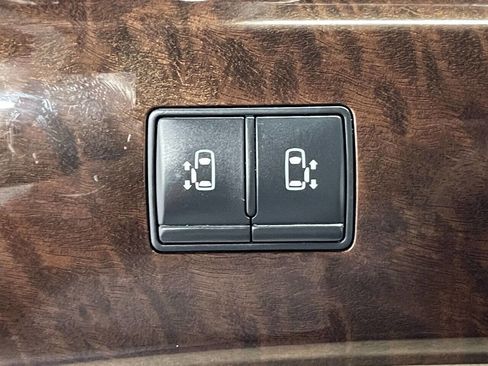 Used 2012 Nissan Quest SL image 15