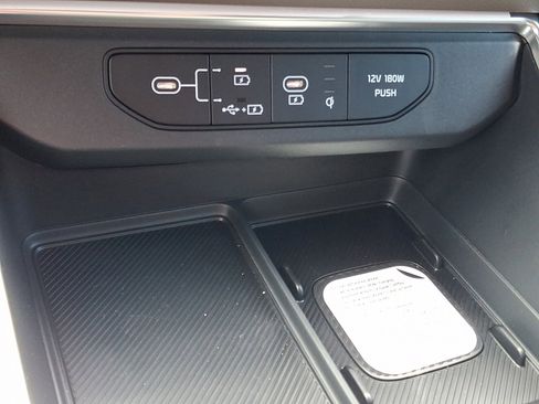 New 2026 Kia Carnival EX FWD image 16