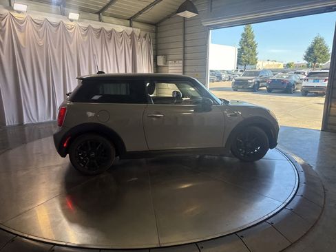 Used 2016 MINI Cooper 2-Door Hardtop FWD image 3