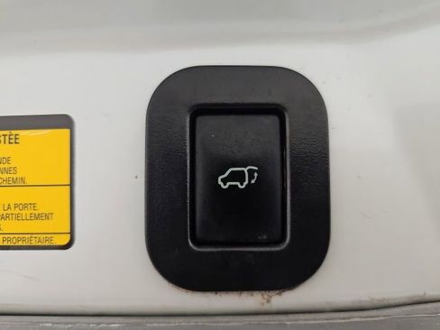 Used 2019 Toyota Sienna XLE w/ XLE Navigation Package image 33